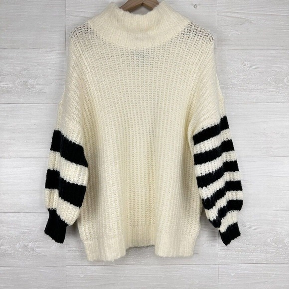 Urban Outfitters Gemini Turtleneck Tunic Sweater Size XS Balloon Sleeve Ivory - Picture 15 of 15